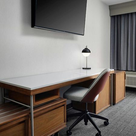 Courtyard By Marriott Stockton Exterior foto