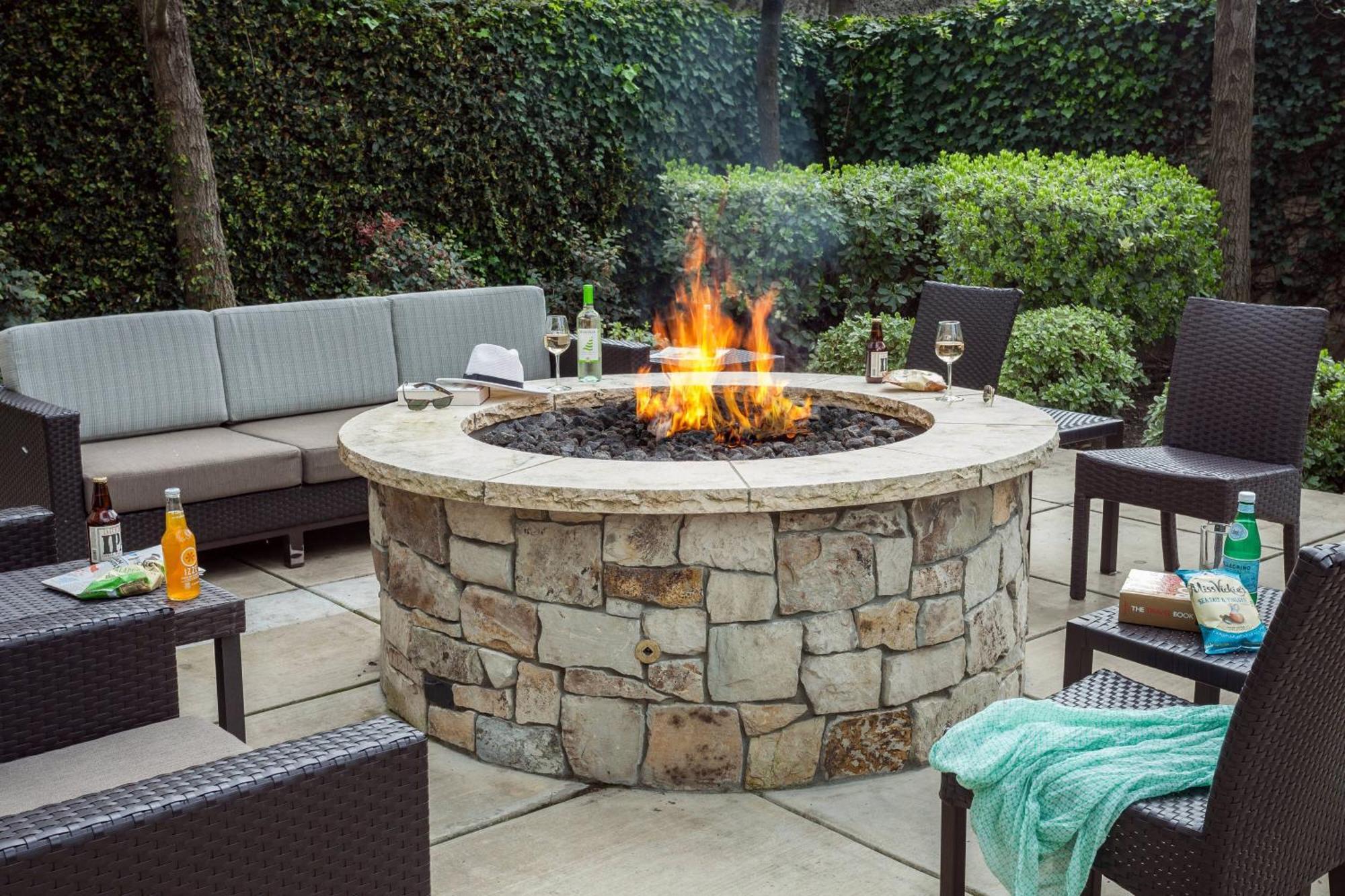 Courtyard By Marriott Stockton Exterior foto