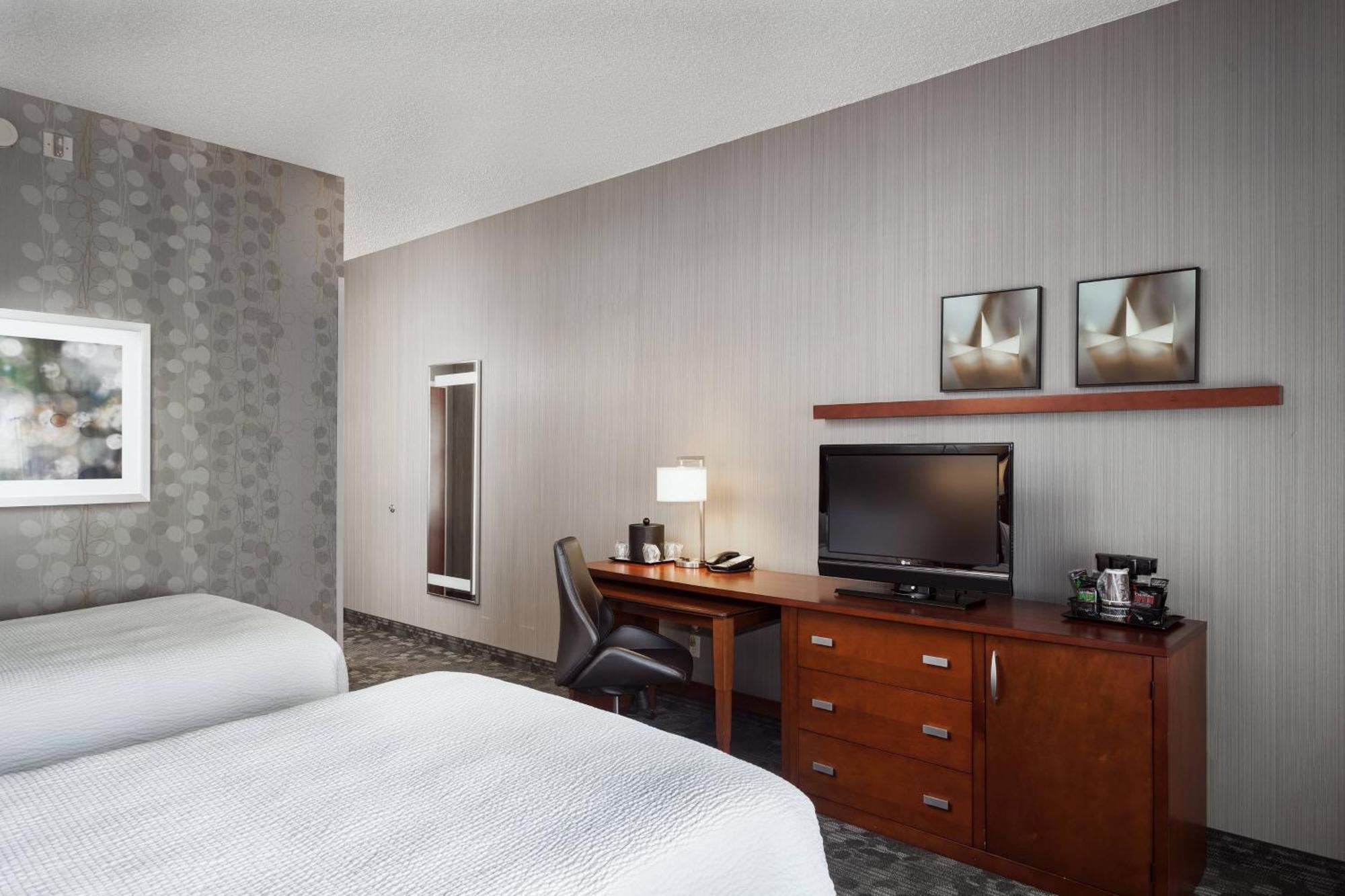 Courtyard By Marriott Stockton Exterior foto
