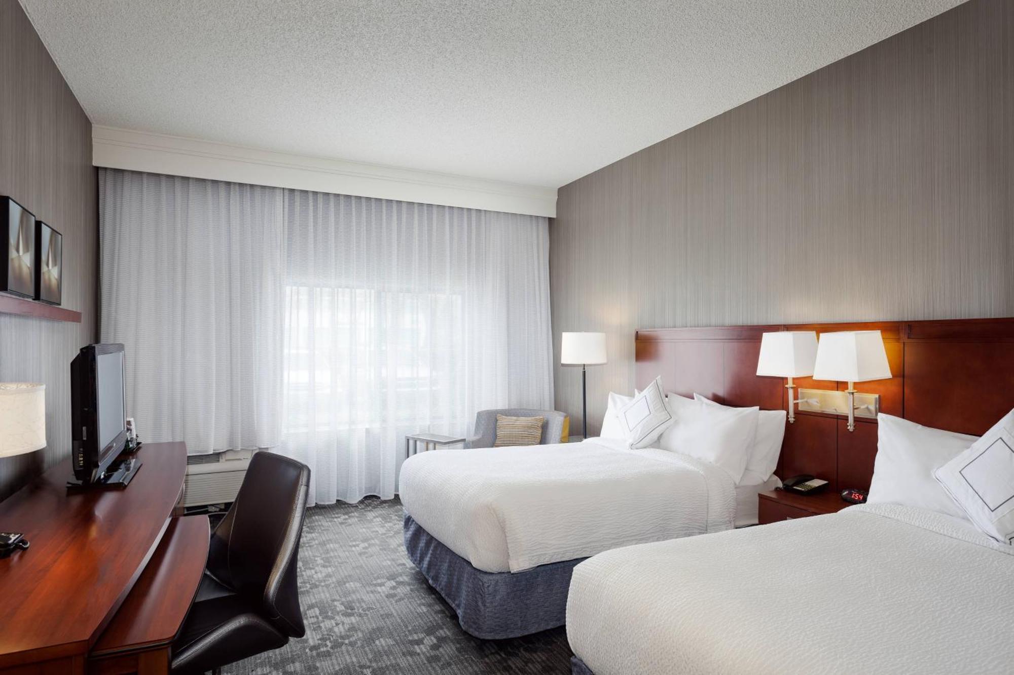Courtyard By Marriott Stockton Exterior foto