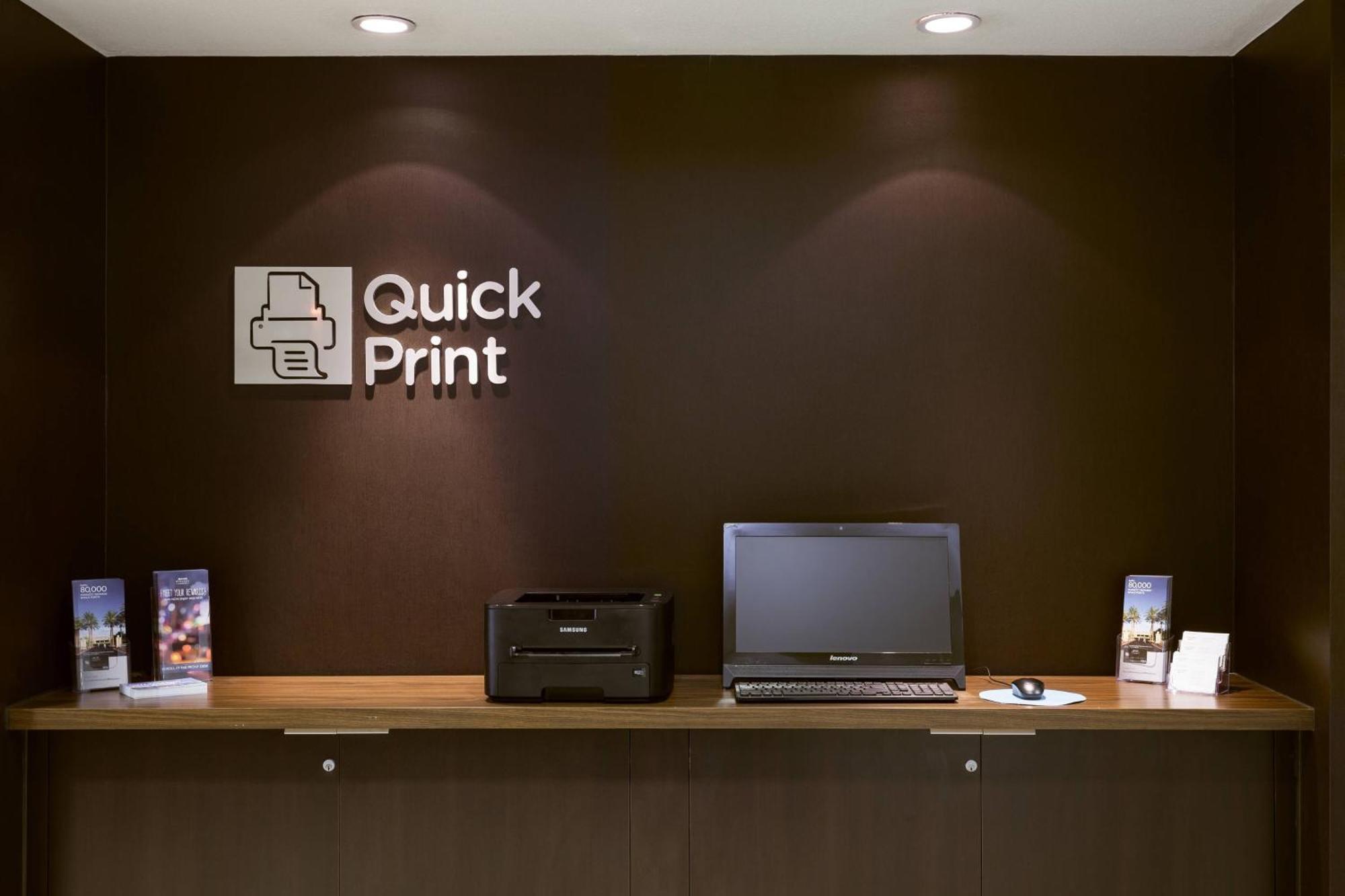 Courtyard By Marriott Stockton Exterior foto