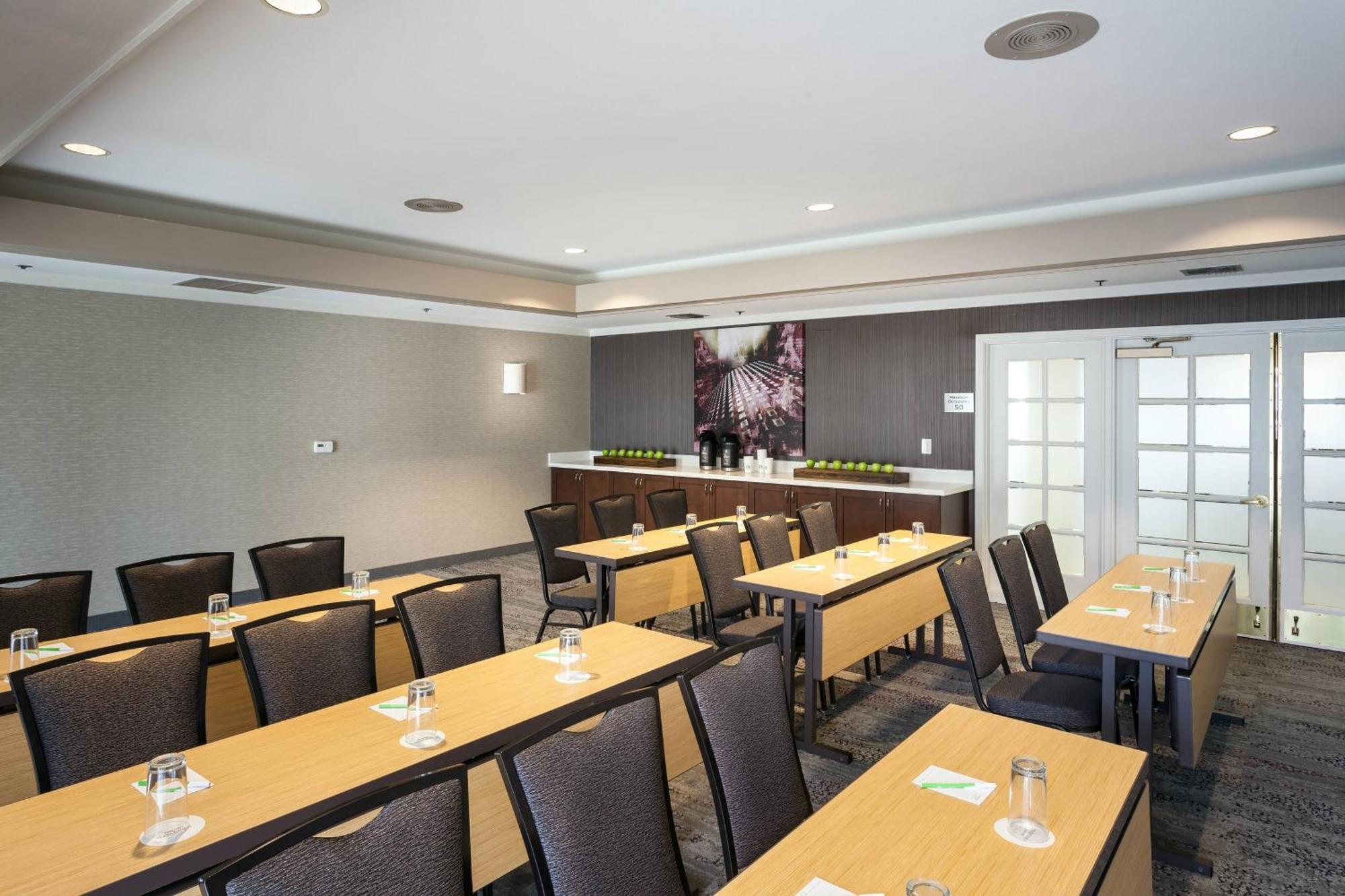Courtyard By Marriott Stockton Exterior foto