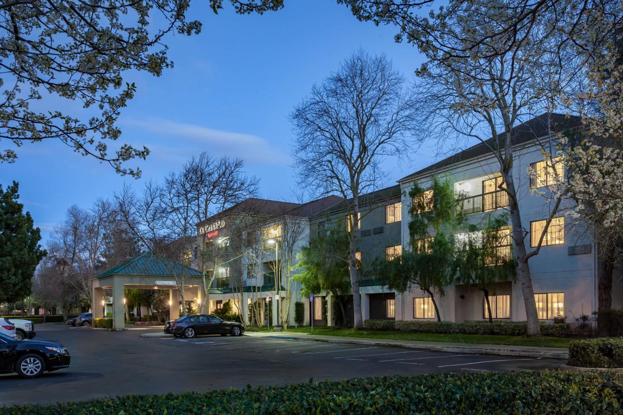 Courtyard By Marriott Stockton Exterior foto