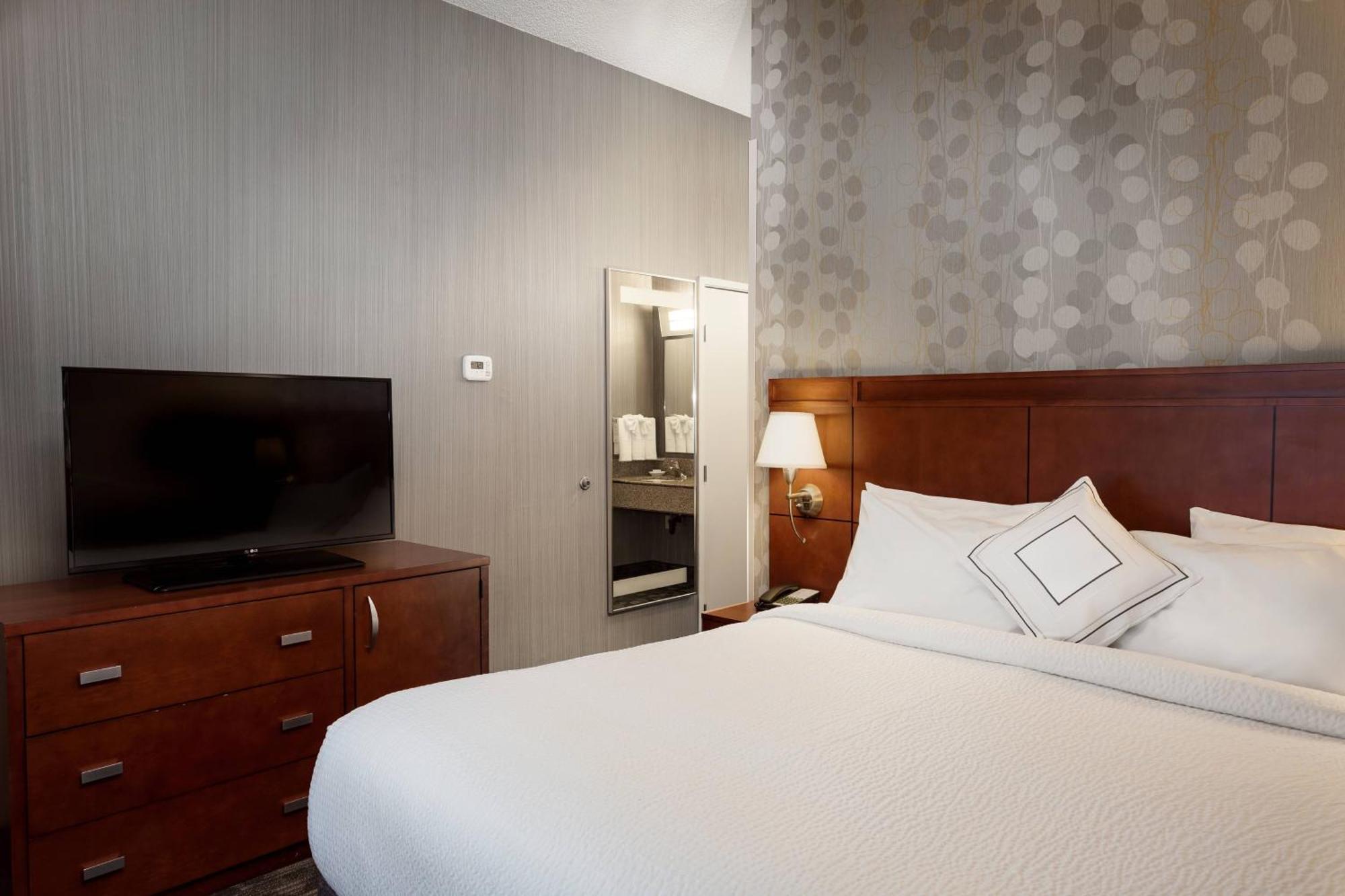 Courtyard By Marriott Stockton Exterior foto