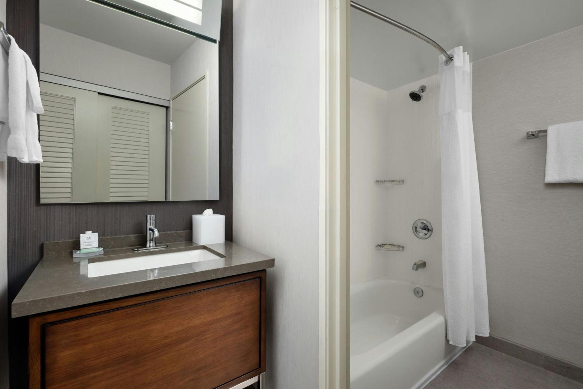 Courtyard By Marriott Stockton Exterior foto