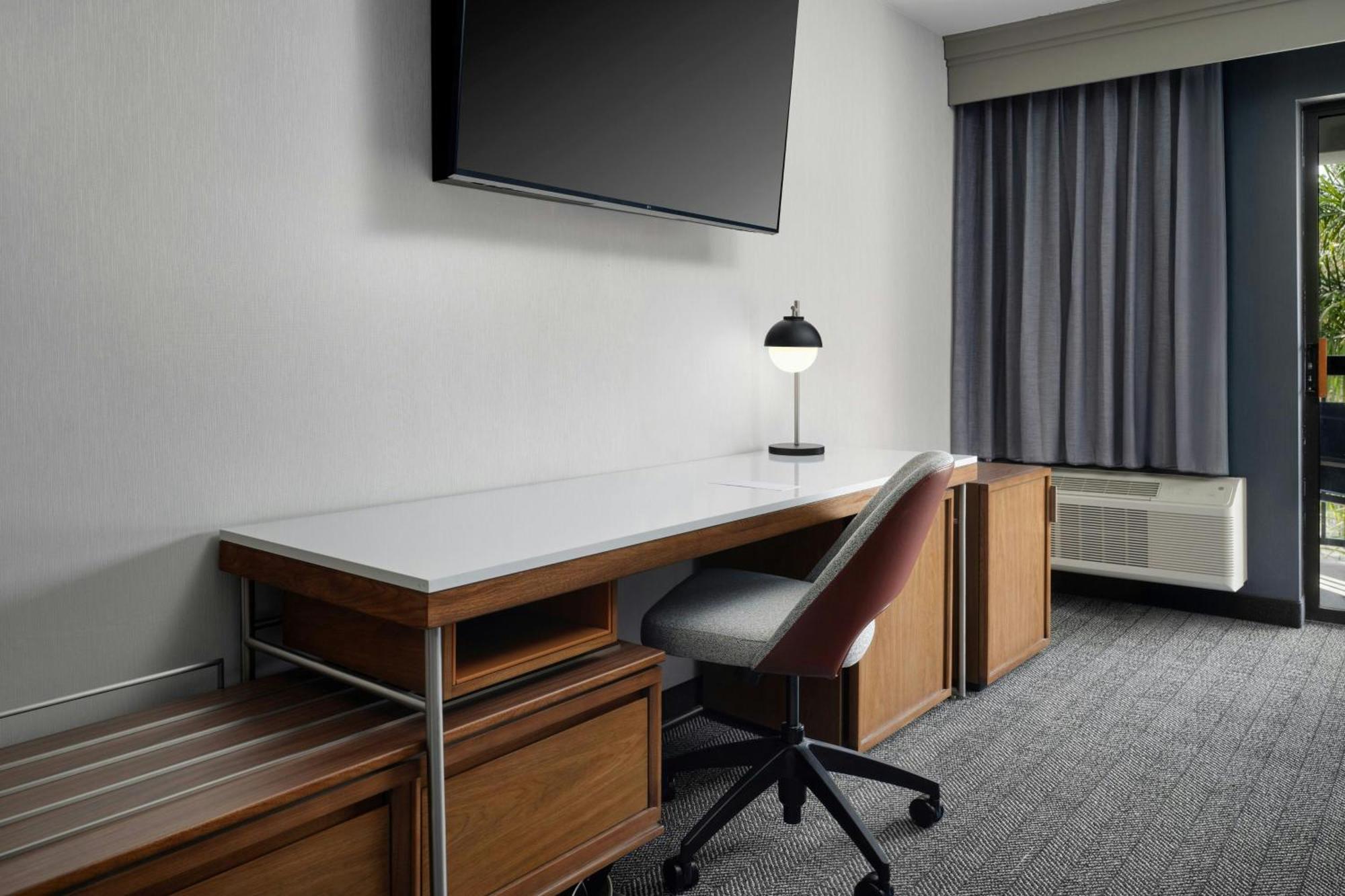 Courtyard By Marriott Stockton Exterior foto