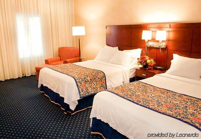 Courtyard By Marriott Stockton Quarto foto