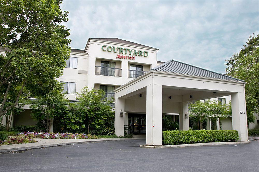 Courtyard By Marriott Stockton Exterior foto