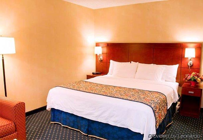 Courtyard By Marriott Stockton Exterior foto