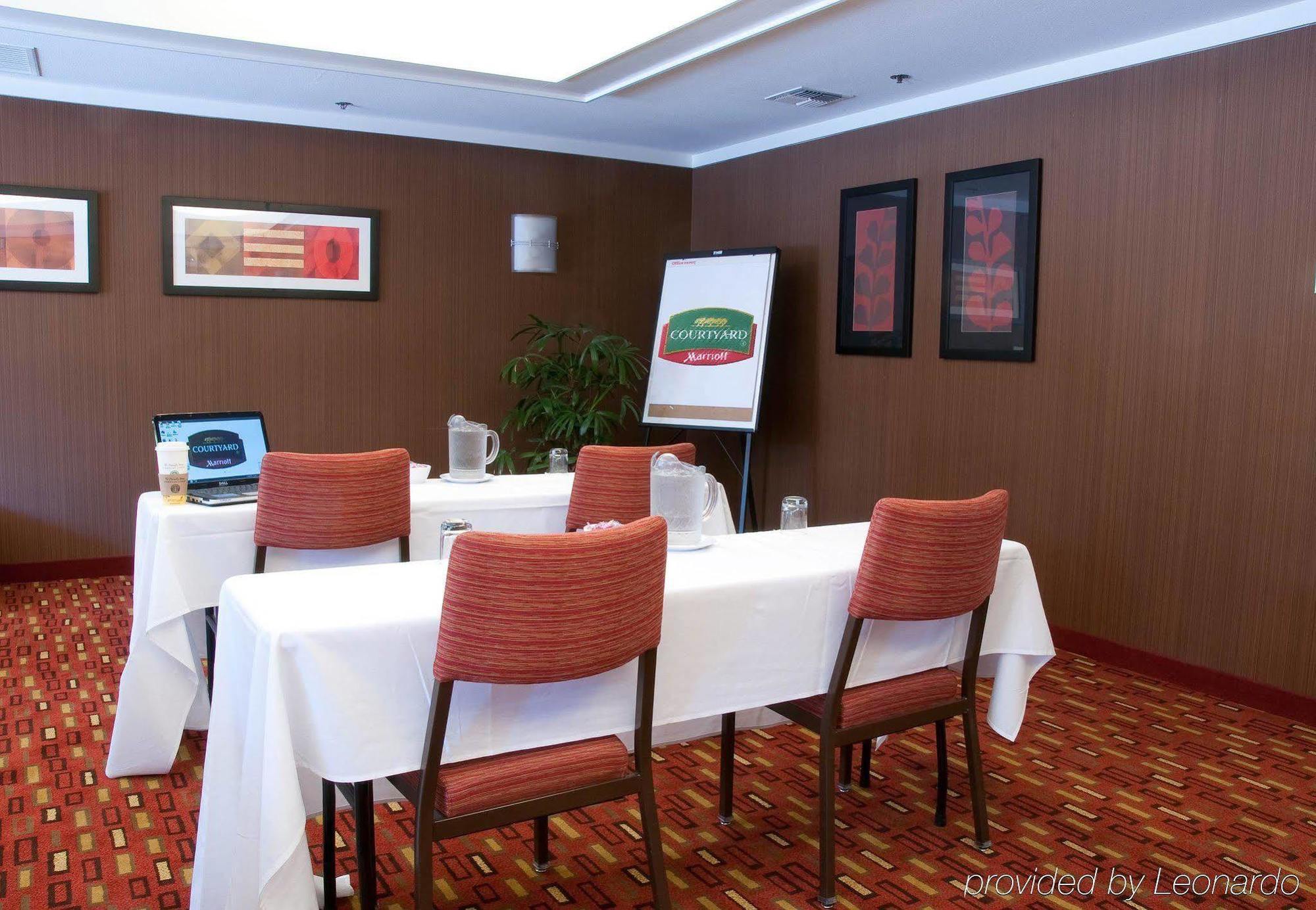 Courtyard By Marriott Stockton Exterior foto